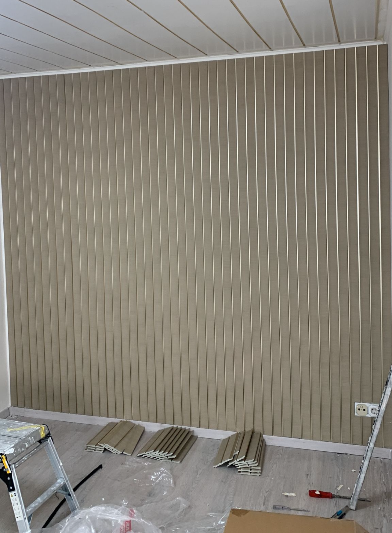Wandpaneele Beige 270x12 cm Moderne Wandverkleidung Innenbereich