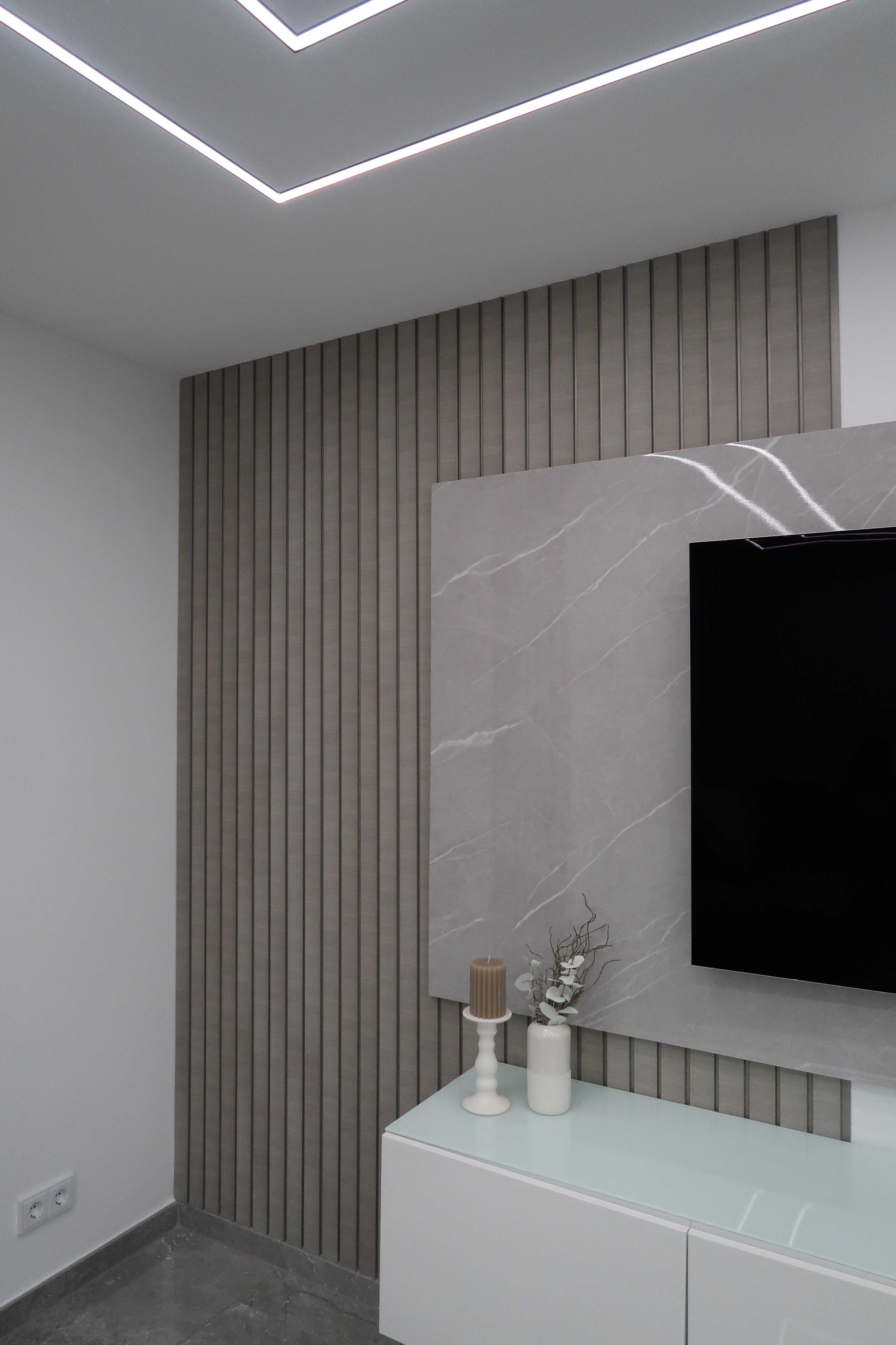 Wandpaneele Grau 270x12 cm Moderne Wandverkleidung Innenbereich